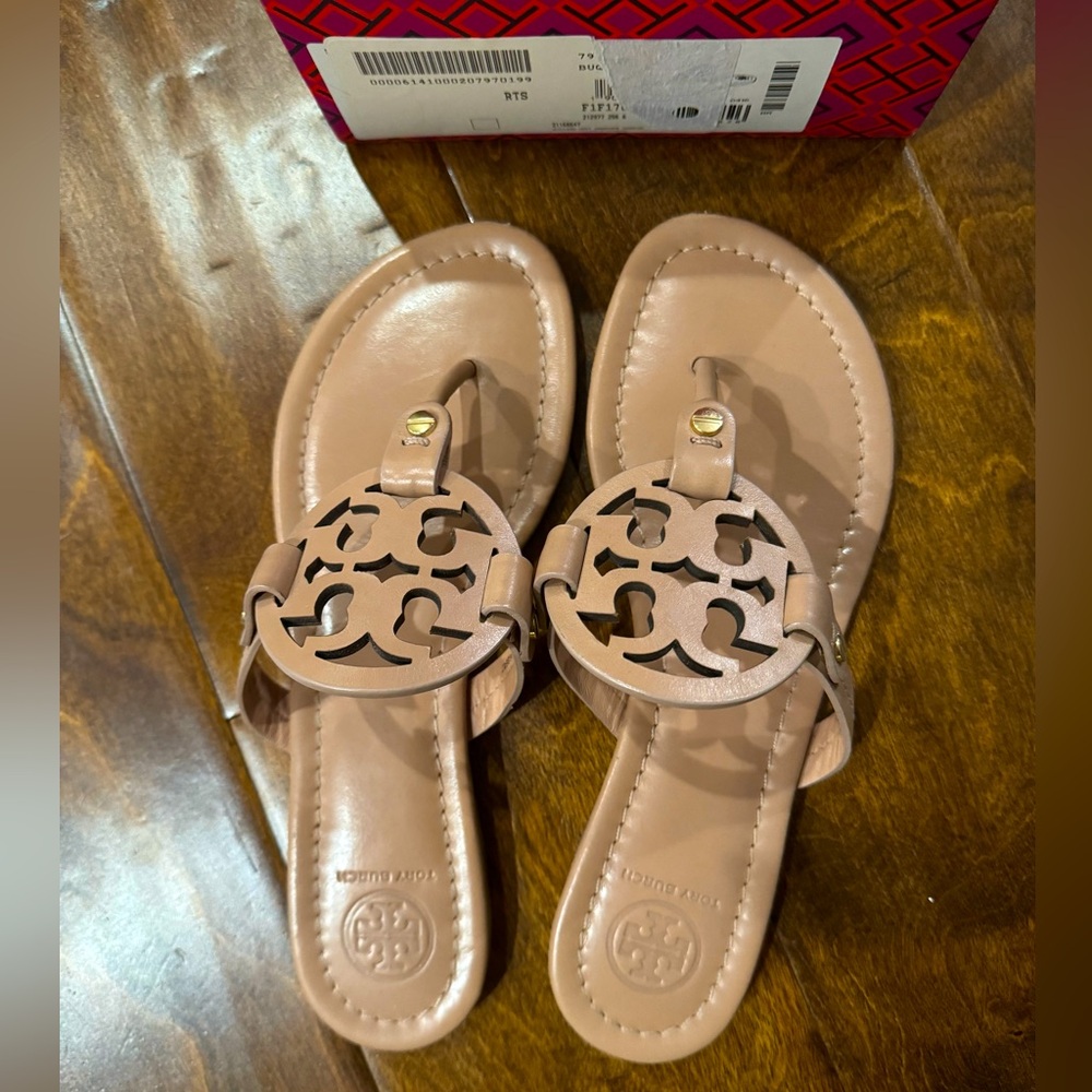 TORY BURCH MILLER PATENT SANDAL.